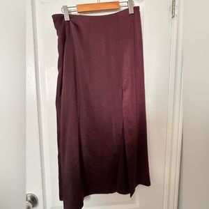 Dynamite Satin Skirt in a beautiful burgundy colour. Size medium.